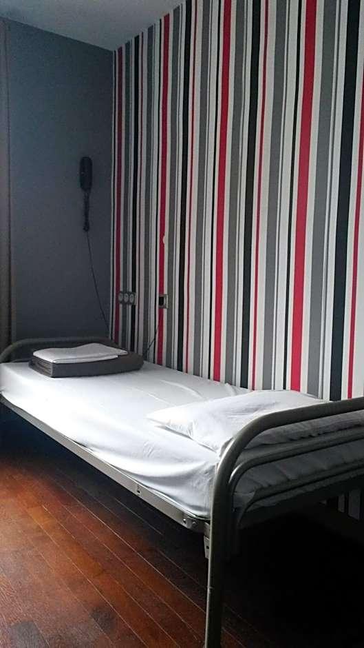 Cama em Dormitório Misto com 4 Camas